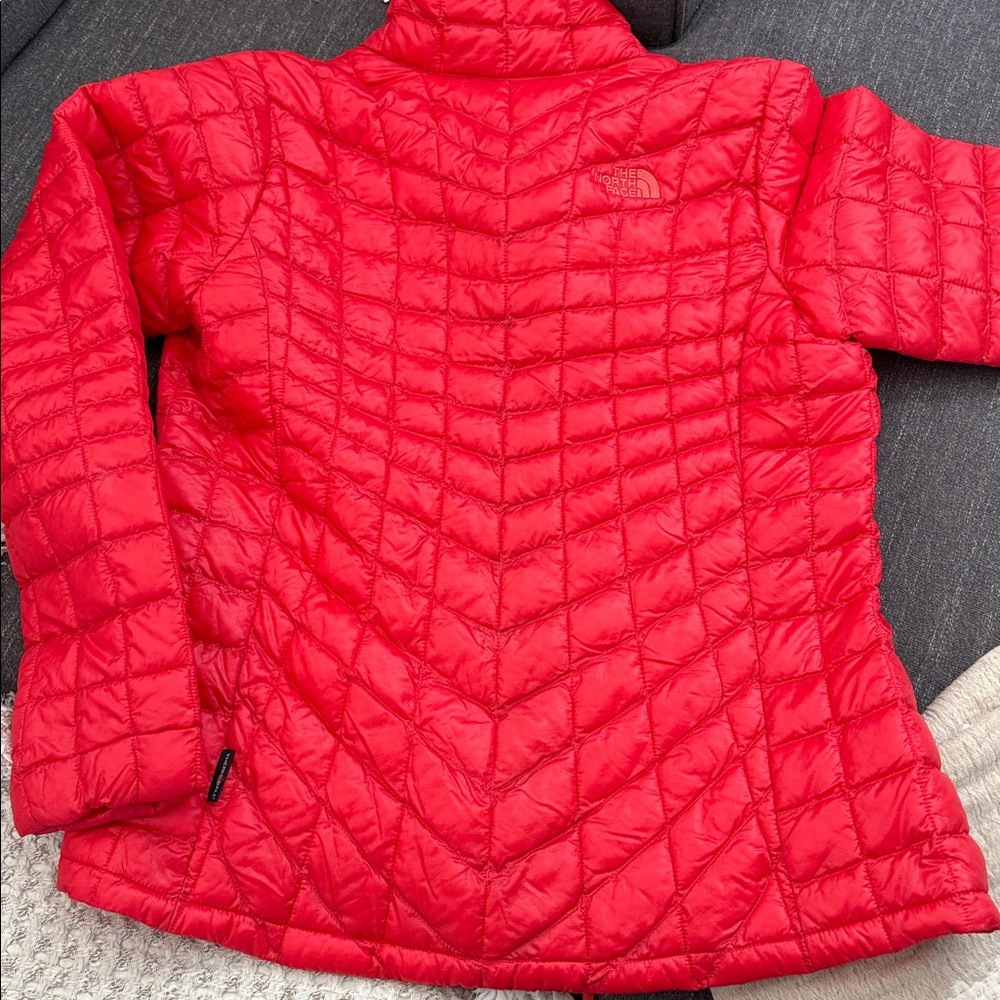 The North Face ThermoBall Trekker Quilted Jacket {Bright Red/Melon} M - Picture 6 of 7
